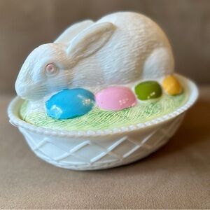 Westmoreland White Bunny Dish with Colorful Eggs